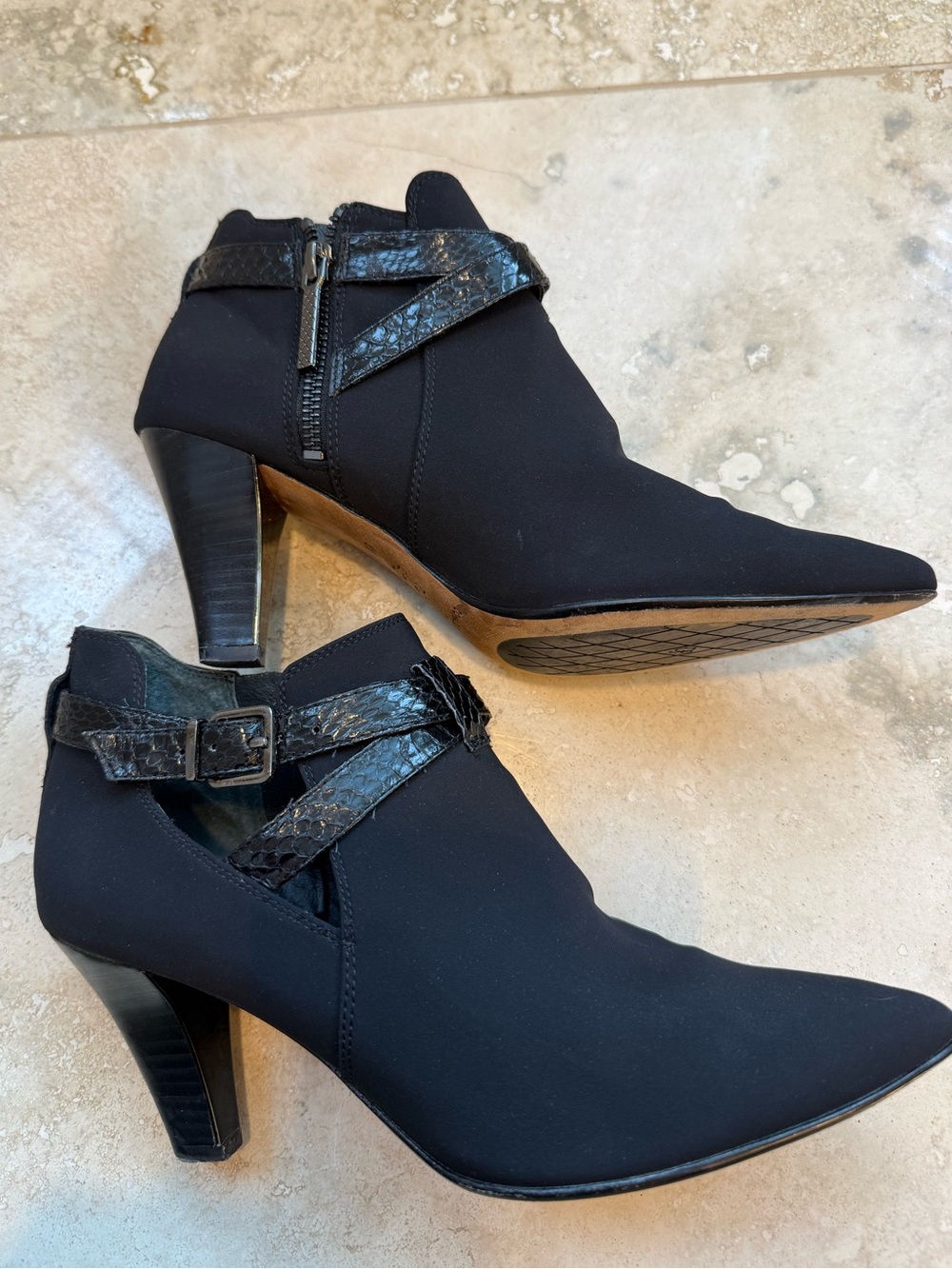 Donald J Pliner Tamy pointed toe croc embossed Strap Ankle Boots Size 8